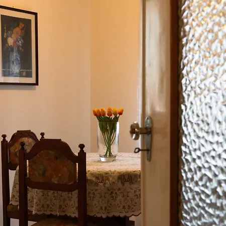 Santa Caterina - Near Maserati, Ferrari Museum & Railway Modène